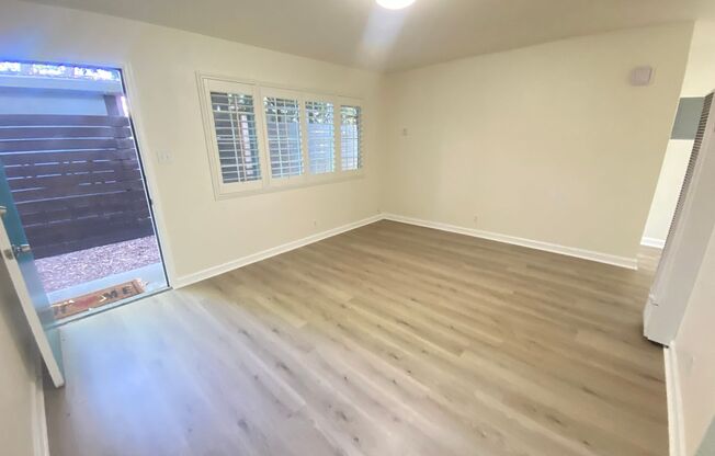 2 beds, 1 bath, $2,495, Unit Apt. B