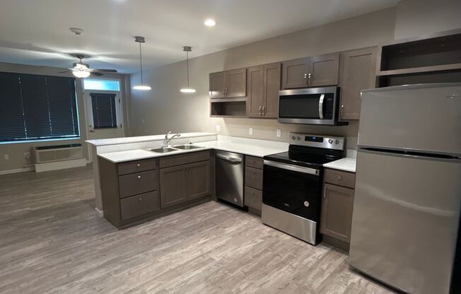 Studio, 1 bath, 500 sqft, $995, Unit 26