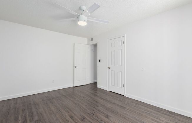 2 beds, 1 bath, 810 sqft, $1,595, Unit 12