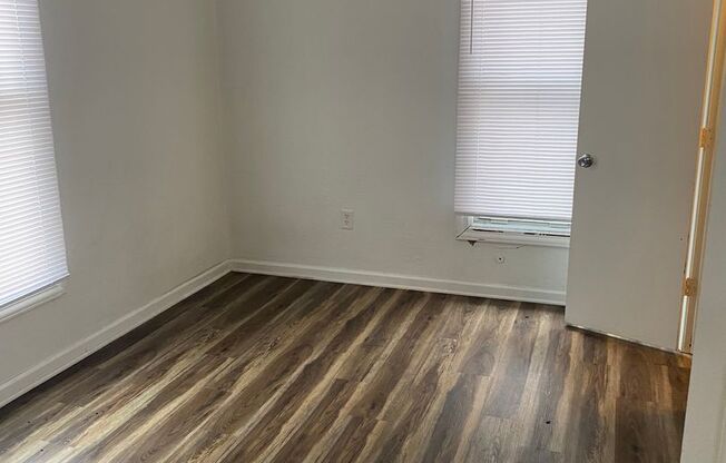 3 beds, 1 bath, $1,300