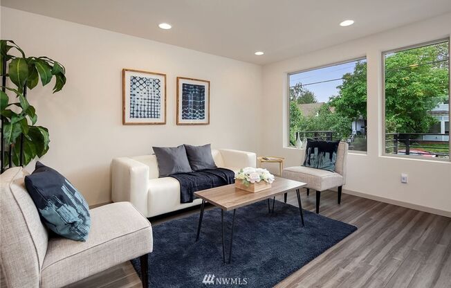 Beautifully Situated Fremont Townhouse