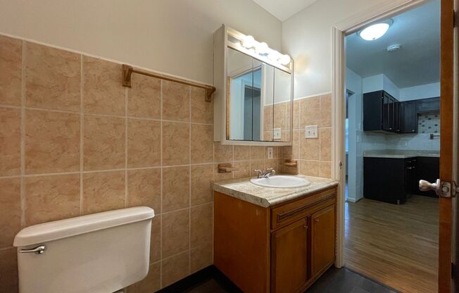 2 beds, 1 bath, $1,395, Unit 5852