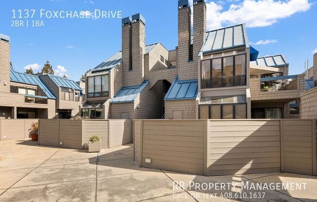 1137 FOXCHASE DR