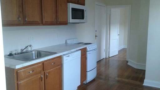 1 bed, 1 bath, 375 sqft, $1,095, Unit 2i