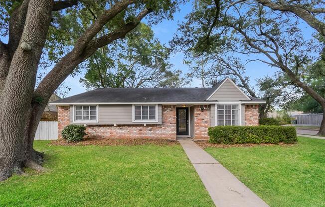 5702 FONTENELLE DR