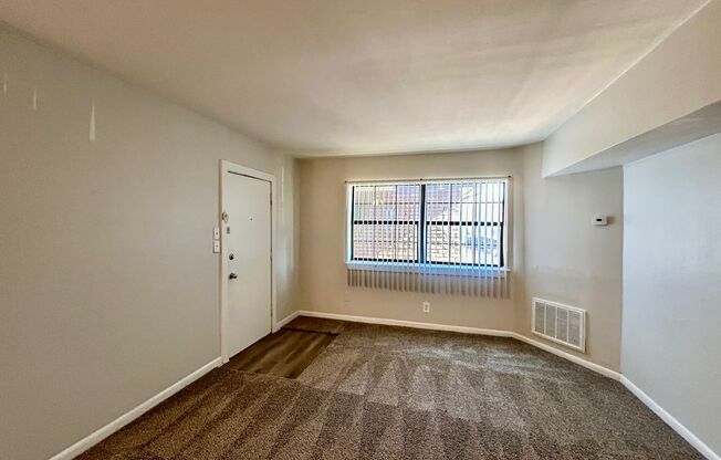 2 beds, 1 bath, $850, Unit MA9143