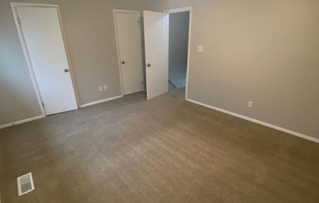 2 beds, 1.5 baths, 1,060 sqft, $1,445, Unit E2