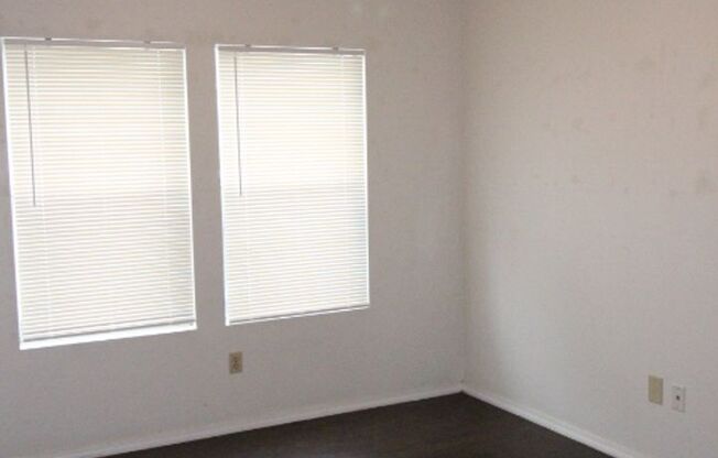 1 bed, 1 bath, $900