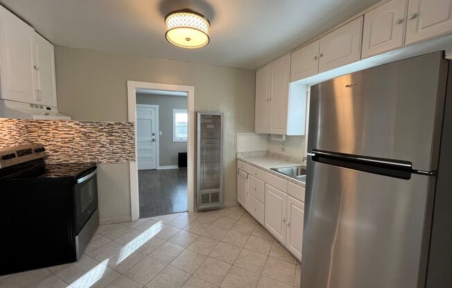 Cozy 1 Bedroom 1 Bathroom House In The NW!