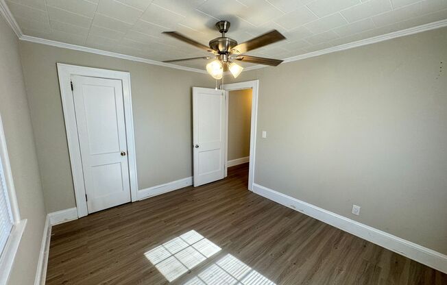 2 beds, 1 bath, $1,050