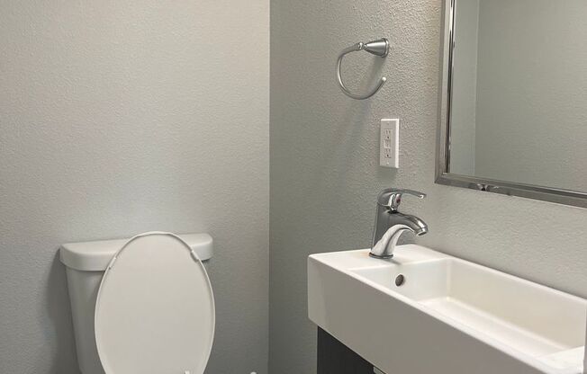 2 beds, 1.5 baths, 810 sqft, $1,650, Unit 918 W 16th Street