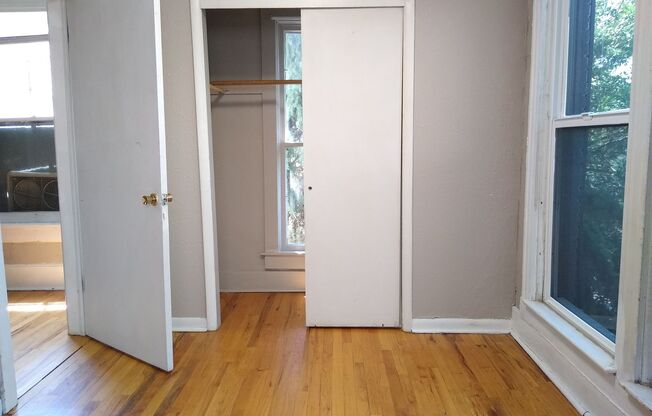 1 bed, 1 bath, 550 sqft, $1,050, Unit Apt 8