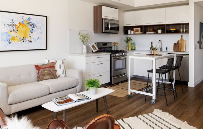 733 N Hudson Ave Apt 203