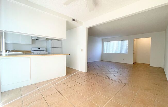 2 beds, 2 baths, $2,295, Unit B