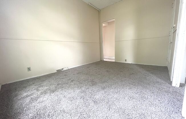 1 bed, 1 bath, $995, Unit 1W