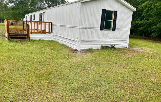 Conveniently Located in Trenton South Carolina