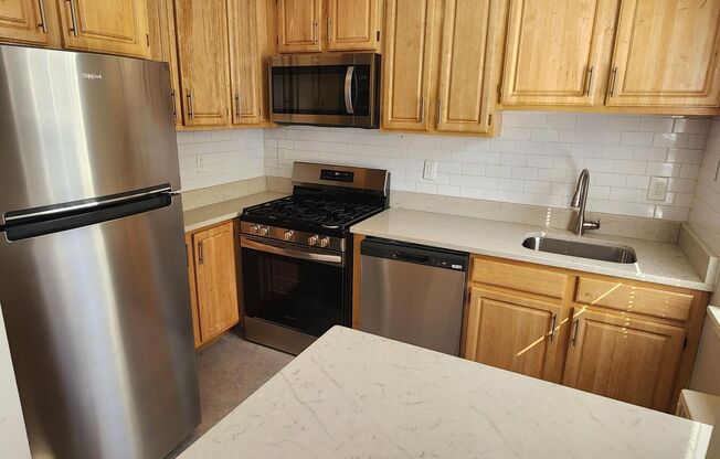 2 beds, 1 bath, 897 sqft, $2,335, Unit G-20