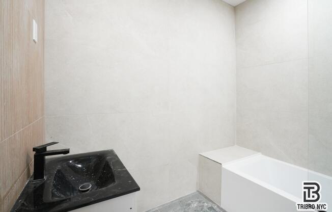 3 beds, 1 bath, $9,000, Unit 1A