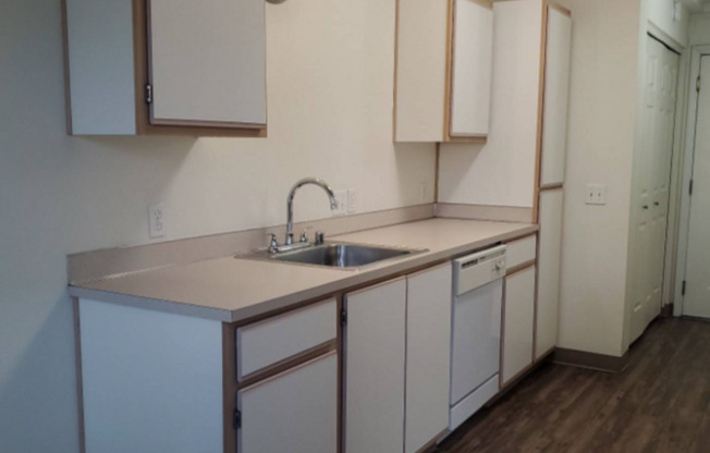 1 bed, 1 bath, 725 sqft, $1,299, Unit 127