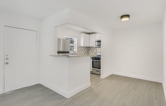 1 bed, 1 bath, 694 sqft, $1,075, Unit 226