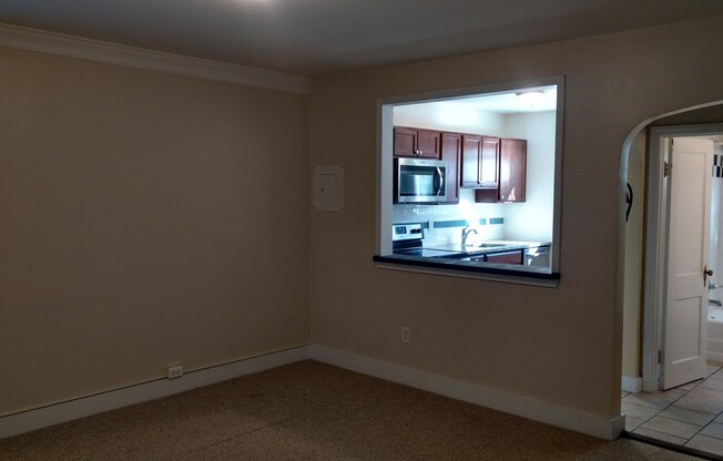 1 bed, 1 bath, 650 sqft, $950, Unit 632 47th St - B