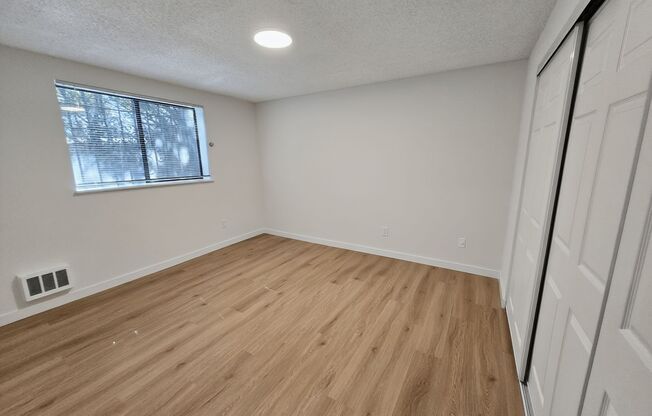 2 beds, 1 bath, 950 sqft, $2,195, Unit 107