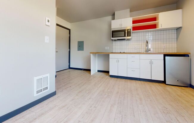 Studio, 1 bath, 258 sqft, $1,250, Unit 402