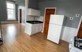 2 beds, 1 bath, 700 sqft, $1,695, Unit 1313-3R