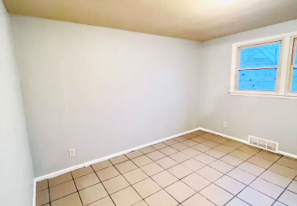 5816 N 62 RD