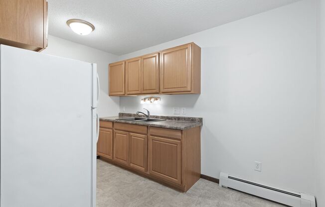 2 beds, 1 bath, 630 sqft, $995, Unit 12