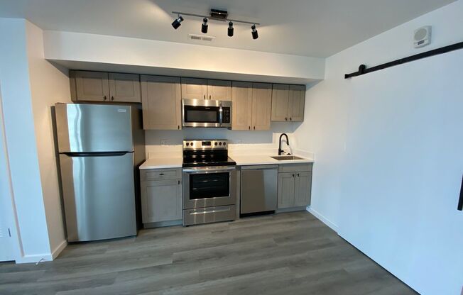1 bed, 1 bath, 620 sqft, $1,580, Unit 409