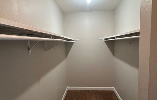 3 beds, 2.5 baths, 1,636 sqft, $1,379, Unit 729