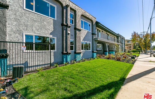 3 beds, 2 baths, 1,200 sqft, $2,895, Unit 212