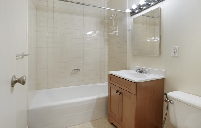 2 beds, 2 baths, 1,260 sqft, $6,885, Unit 35E