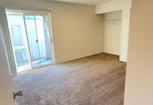 2 beds, 1.5 baths, 920 sqft, $1,595, Unit 55