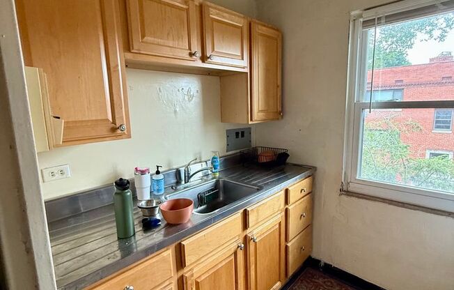1 bed, 1 bath, 656 sqft, $1,025, Unit A32
