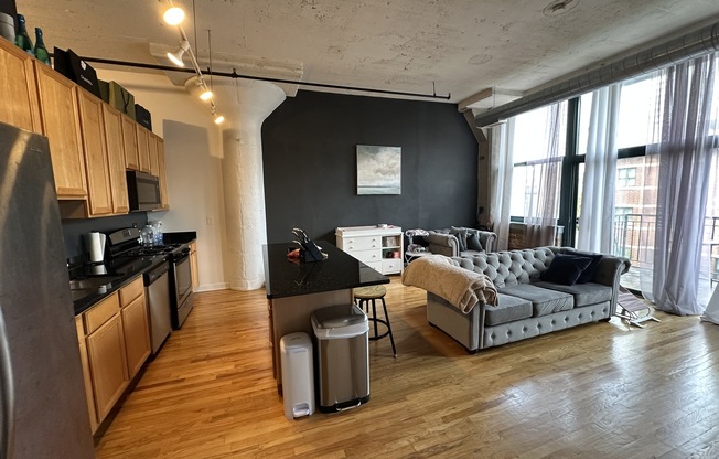 221 East Cullerton Street