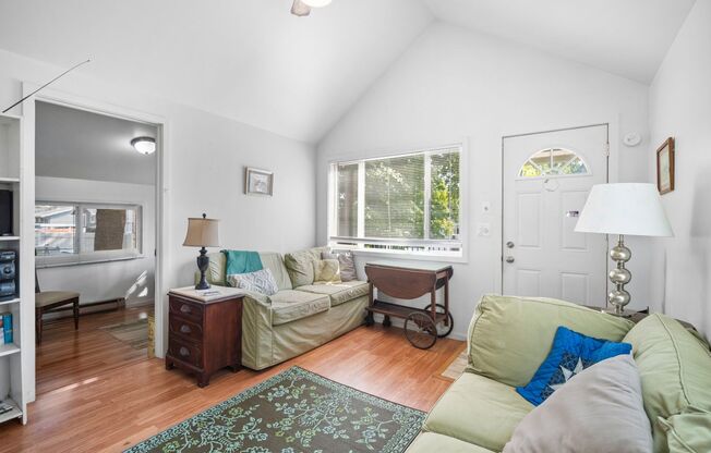 Cozy 1-Bedroom Rental – All Utilities Included! (Furnished)