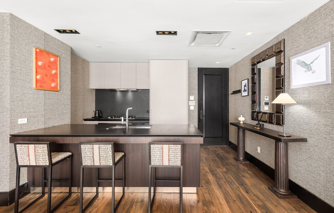 155 W 18 ST