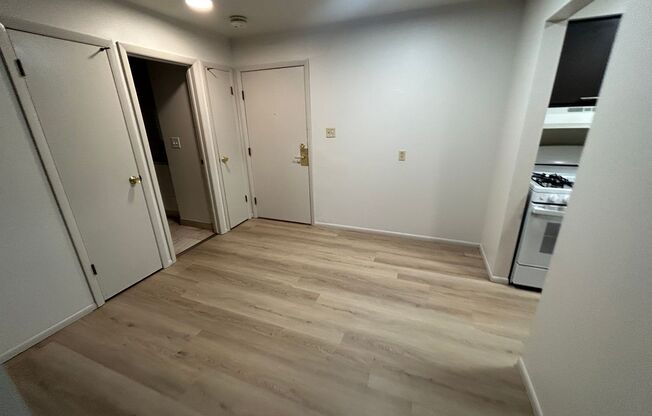 1 bed, 1 bath, $995, Unit 313