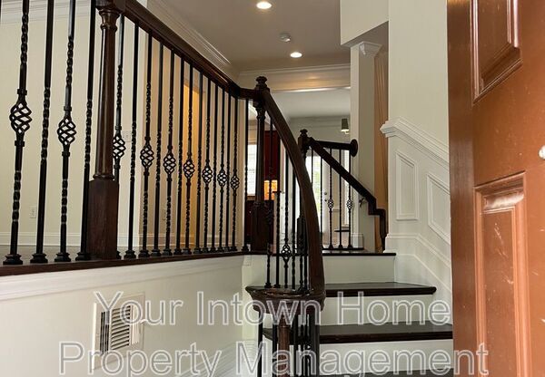 326 ARDMORE CT NW
