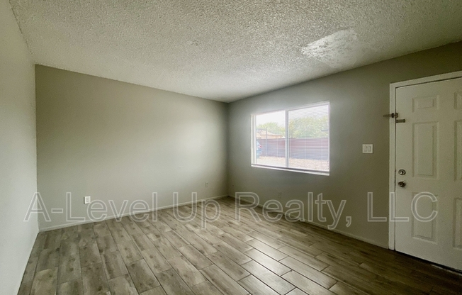 5745 S SOUTHLAND BLVD