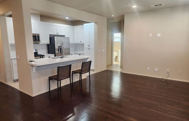 Gorgeous Temecula Townhome with 2 Car Garage and Solar!