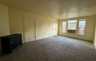 1 bed, 1 bath, 800 sqft, $1,100, Unit 427 Grape St