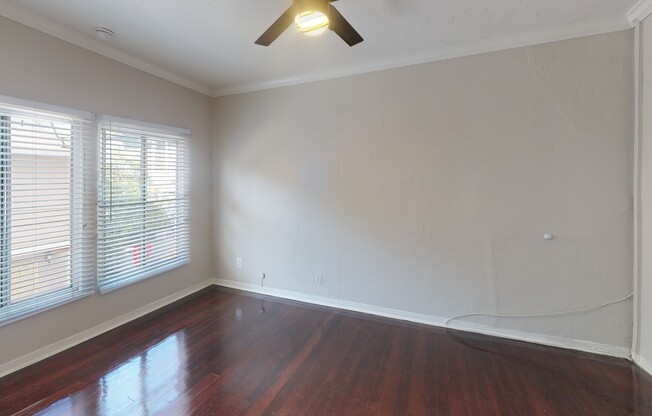 Studio, 1 bath, 350 sqft, $1,325, Unit 208