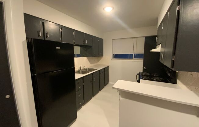 2 beds, 1 bath, 800 sqft, $1,000, Unit 20