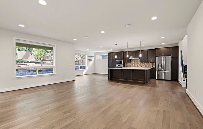 4-Bed, 2.5-Bath Beautiful Home in Shoreline — 2 Car Garage w/ EV Charging, A/C, Top-Rated Schools, Nearby Walking Trails
