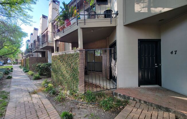 2 beds, 2 baths, $1,450, Unit # 47