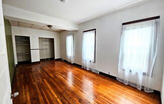 3 beds, 1 bath, $1,495, Unit Unit 2