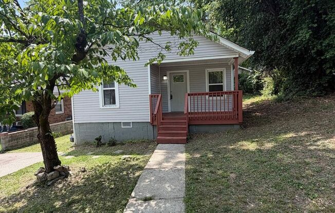 3 Bed, 2 Bath House in Clarksville!!